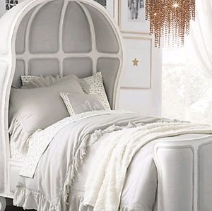 Meet your Posher, Maegan